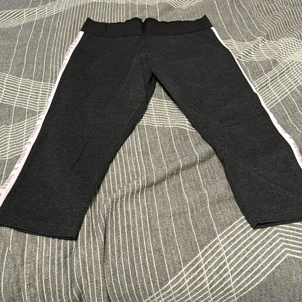 PINK capri leggings